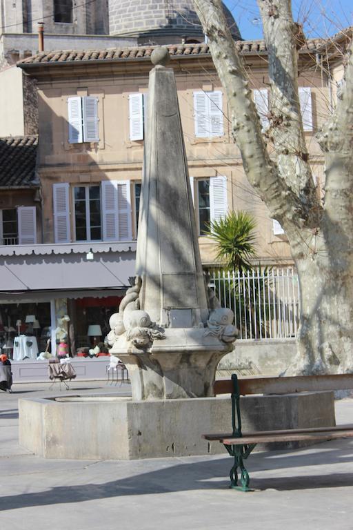 瓦吉斯霍里弗朗酒店 Saint-Rémy-de-Provence 外观 照片